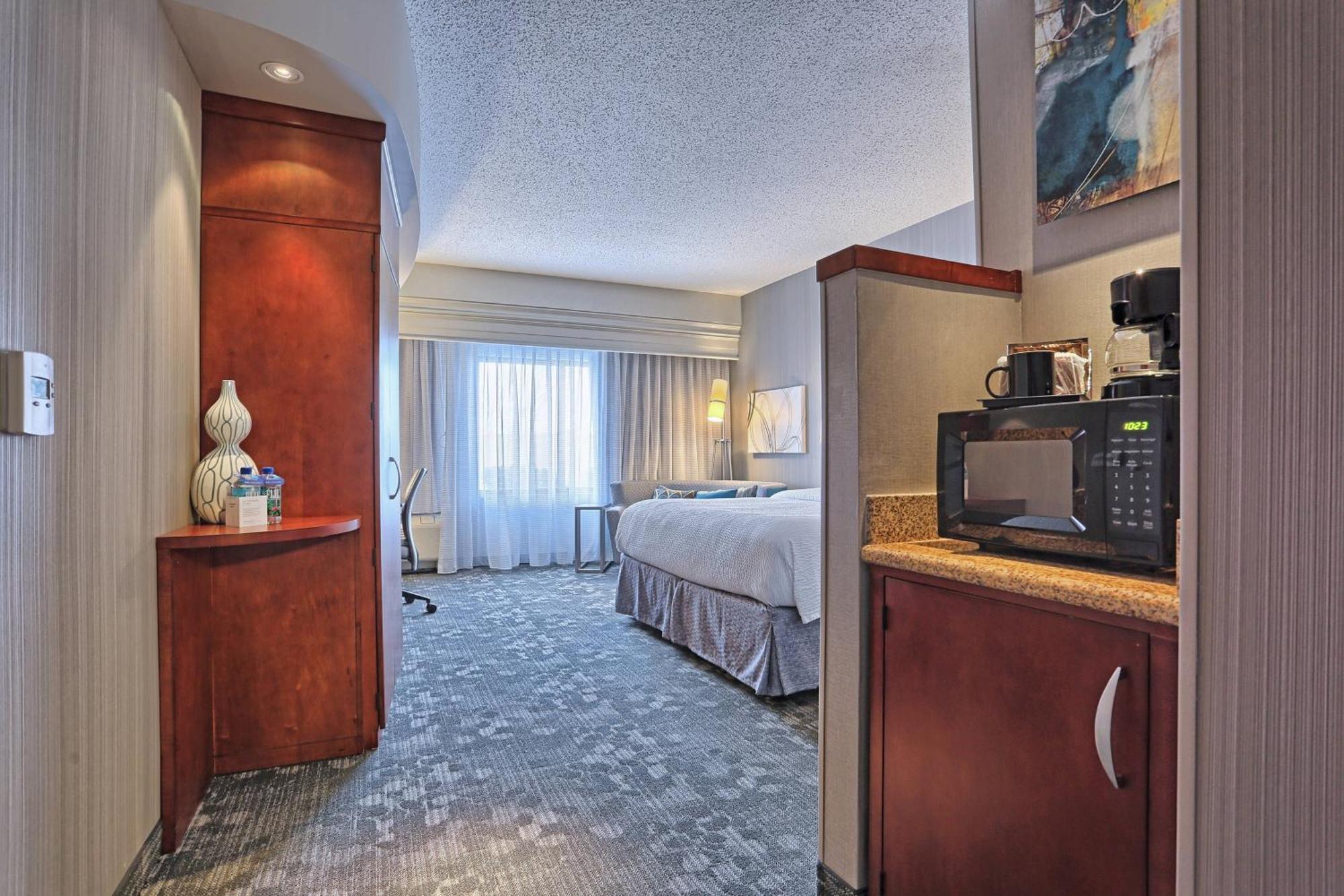 Courtyard By Marriott Harrisburg West/mechanicsburg Hotel