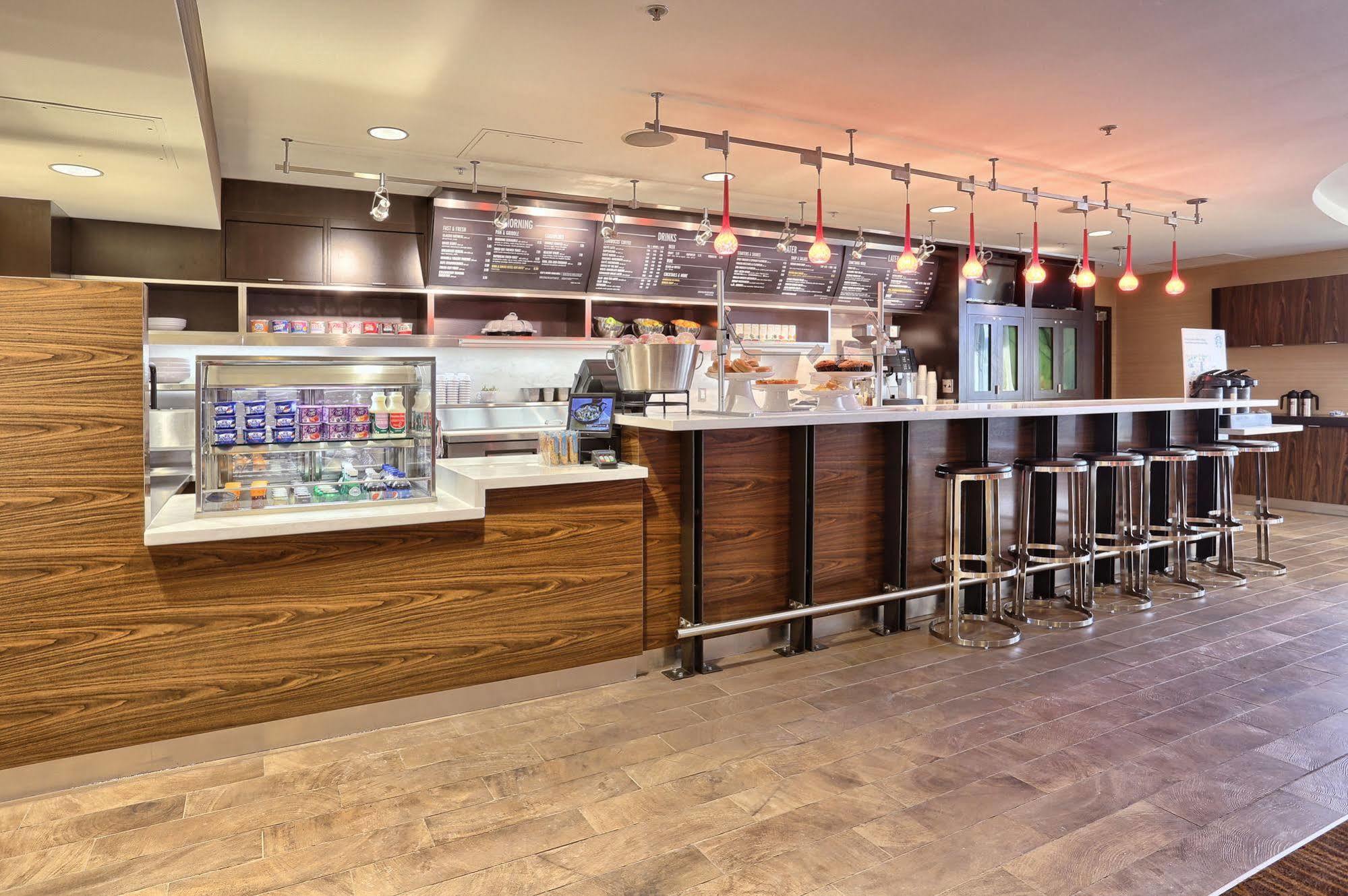 Hotel Courtyard By Marriott Harrisburg West/mechanicsburg 3*
